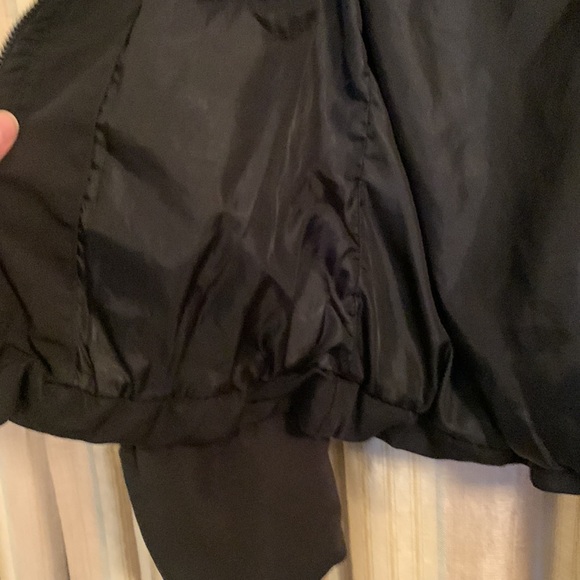 Lightweight staple H&M Divided Black Puffer with silver metal zipper S/M - Picture 6 of 9